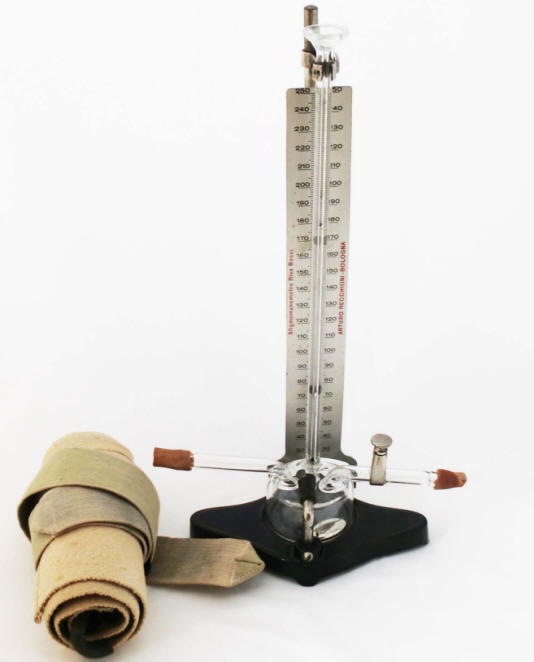 storia dello sfigmomanometro, histoire du sphygmomanomètre, history of